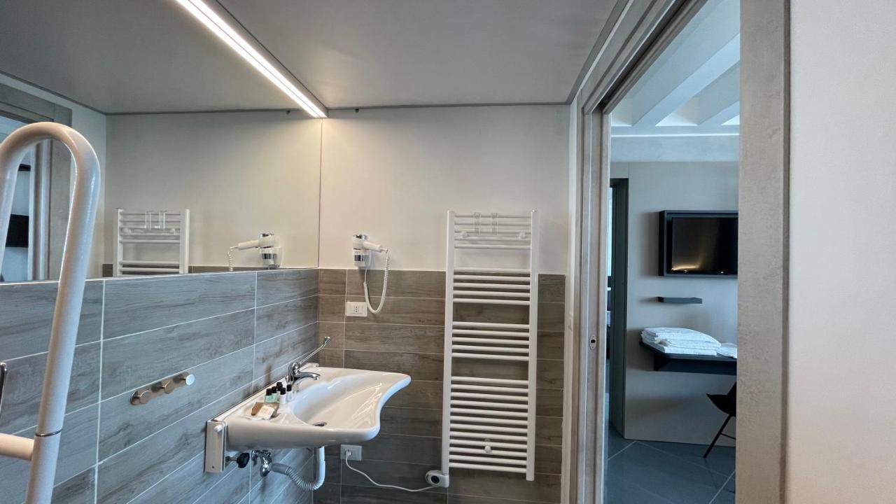 Tranquillo Uptown Lecce Hotel ภายนอก รูปภาพ